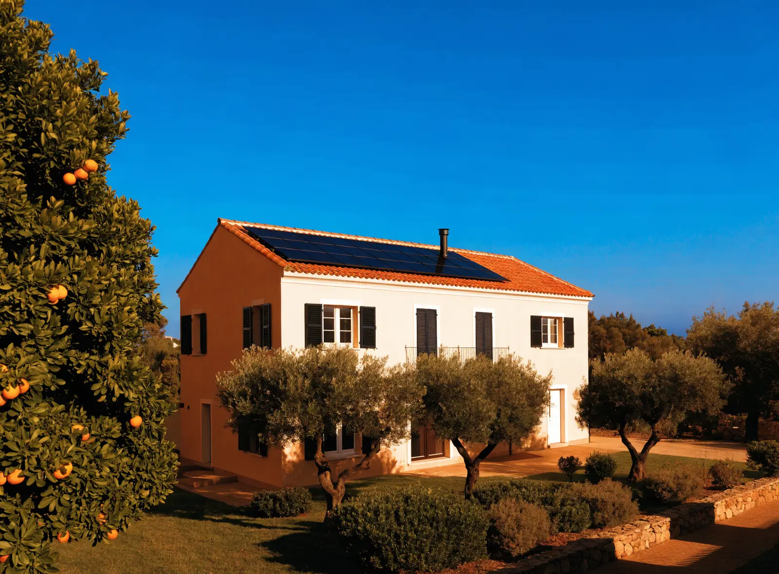 Villa siciliana con impianto fotovoltaico sul tetto